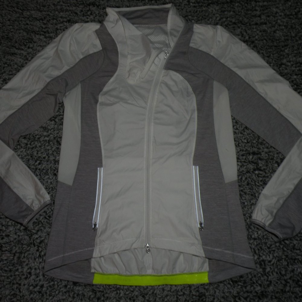 Lulelemon Reflective Windbreaker W/ Back Pockets